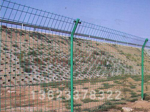 高速公路護欄網(wǎng)案例